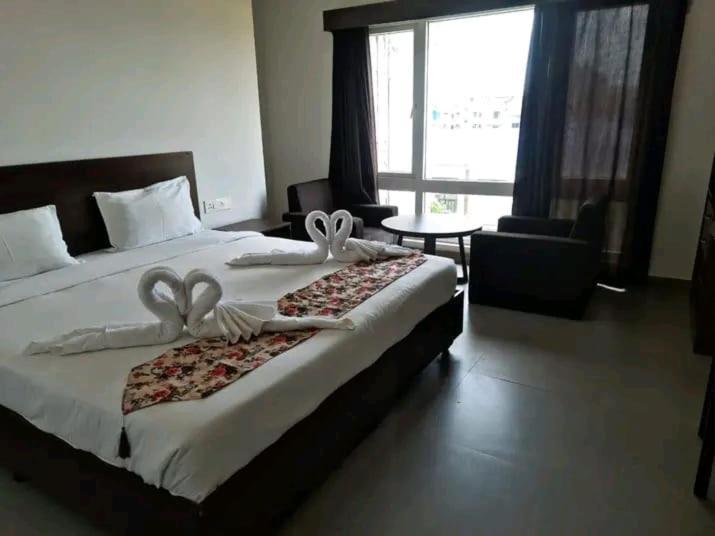Hotel East International Tinsukia Extérieur photo